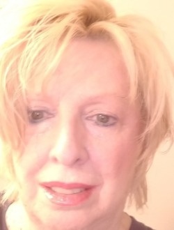 Profil de Nicole, une femme célibataire de 75 ans à Laval