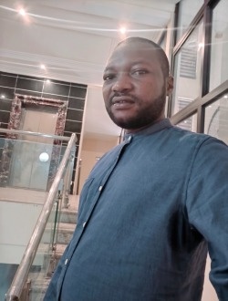 Profil de Olsene, un homme célibataire de 36 ans à Libreville
