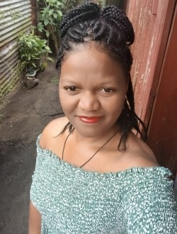 Profil de Carine, une femme célibataire de 42 ans à Toamasina