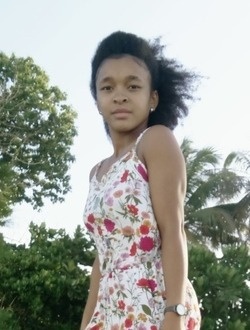 Profil de Elinah, une femme célibataire de 23 ans à Antalaha