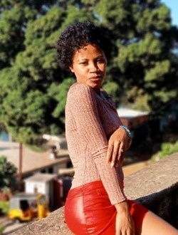 Profil de Lucie Esraniah, une femme célibataire de 25 ans à Antsirabary