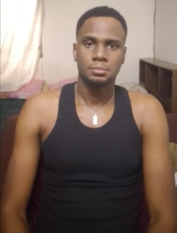 Profil de Yann, un homme célibataire de 39 ans à Marcory