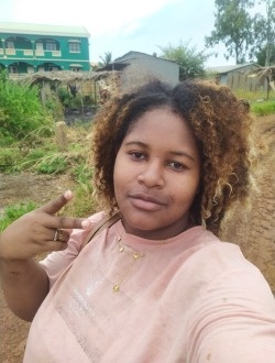 Profil de Warda, une femme célibataire de 24 ans à Antsiranana