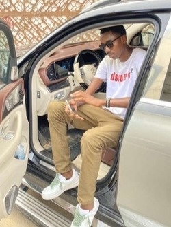 Profil de Mouhamed, un homme célibataire de 28 ans à Dakar