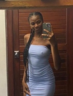 Profil de Olina, une femme célibataire de 21 ans à Toamasina