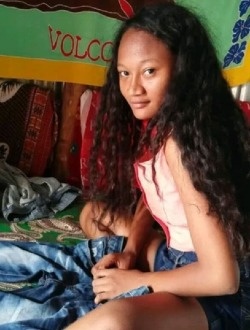 Profil de Rosaline, une femme célibataire de 19 ans à Antsiranana