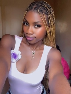 Profil de Mira, une femme célibataire de 23 ans à Yaoundé