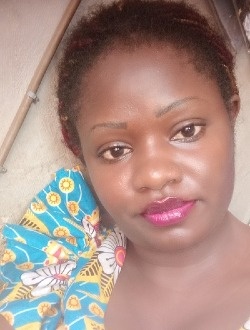 Profil de Maïmouna, une femme célibataire de 33 ans à Yaoundé