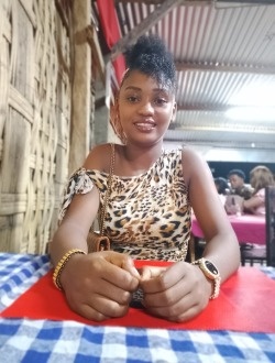 Profil de Anniah, une femme célibataire de 20 ans à Antalaha
