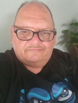 Profil de Laurent, un homme célibataire de 56 ans à Anderlues
