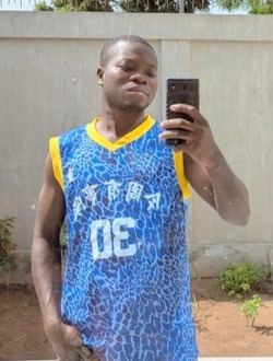 Profil de Julien, un homme célibataire de 25 ans à Lomé