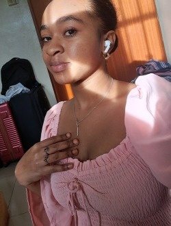 Profil de Samira, une femme célibataire de 25 ans à Sambava