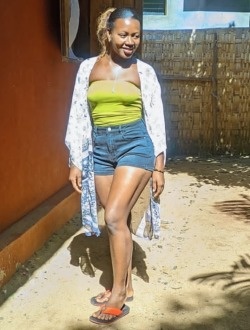 Profil de Florence, une femme célibataire de 25 ans à Antalaha