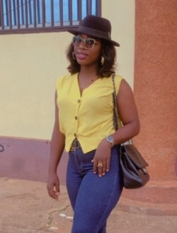 Profil de Lucie, une femme célibataire de 27 ans à Yaoundé