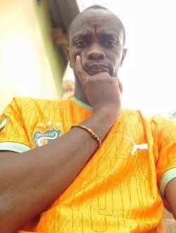 Profil de Amen, un homme célibataire de 34 ans à Lomé