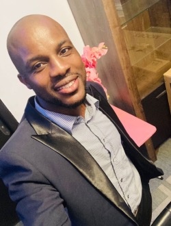 Profil de Selom, un homme célibataire de 35 ans à Lomé