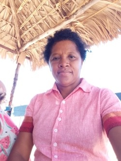 Profil de Fanjanirina, une femme célibataire de 43 ans à Abattoir