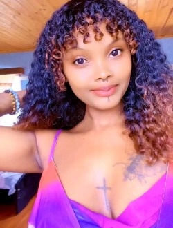 Profil de Angellah, une femme célibataire de 27 ans à Ambanidia