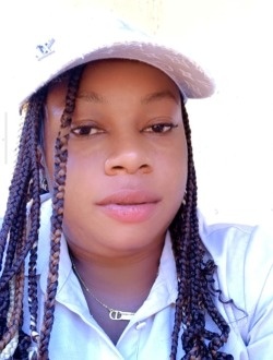 Profil de Christelle, une femme célibataire de 32 ans à Bertoua