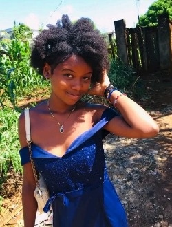 Profil de Claudiènne Dézitha, une femme célibataire de 18 ans à Antsiranana