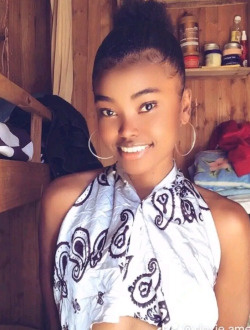 Profil de Doxie, une femme célibataire de 25 ans à Toamasina
