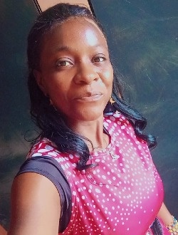 Profil de Deborah, une femme célibataire de 42 ans à Douala