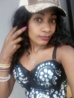 Profil de Chaynah, une femme célibataire de 33 ans à 67 Ha