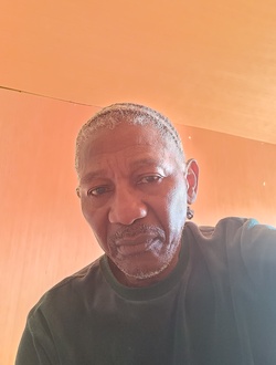 Profil de Tiro, un homme célibataire de 70 ans à Varzy