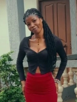 Profil de Regina, une femme célibataire de 28 ans à Lomé