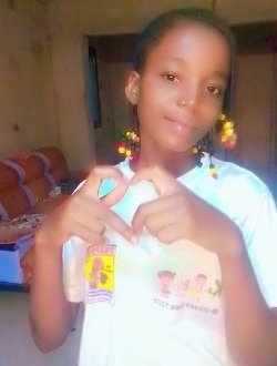 Profil de Salmata, une femme célibataire de 22 ans à Ouagadougou