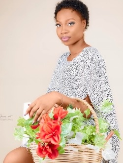 Profil de Pamella, une femme célibataire de 27 ans à Abomey-Calavi