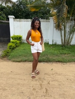 Profil de Flusia, une femme célibataire de 26 ans à Aharana