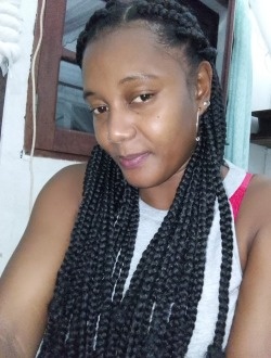 Profil de Justina, une femme célibataire de 32 ans à Sambava