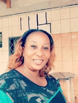 Profil de Thérèse Elvire, une femme célibataire de 49 ans à Douala