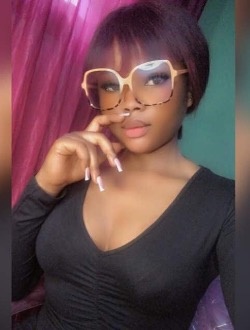 Profil de Linda, une femme célibataire de 27 ans à Yaoundé