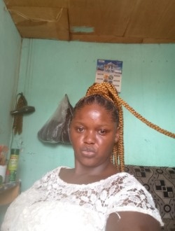 Profil de Brenda, une femme célibataire de 27 ans à Yaoundé
