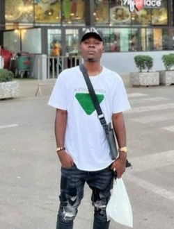 Profil de Jean Luc, un homme célibataire de 28 ans à Abidjan