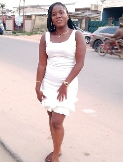 Profil de Glwadys, une femme célibataire de 27 ans à Douala