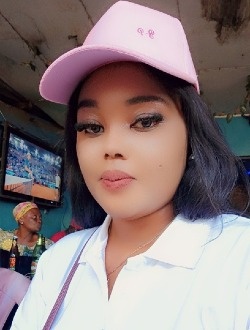 Profil de Kloé, une femme célibataire de 33 ans à Yaoundé