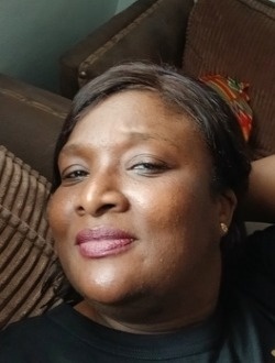 Profil de Pierrette, une femme célibataire de 50 ans à Abidjan