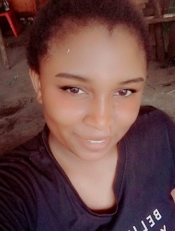Profil de Diarra, une femme célibataire de 22 ans à Banbara-Sintienkoura