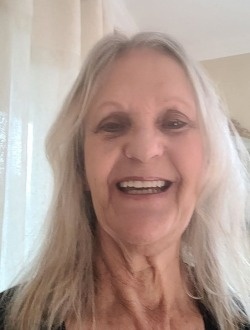 Profil de Olga, une femme célibataire de 69 ans à Saint-Félicien