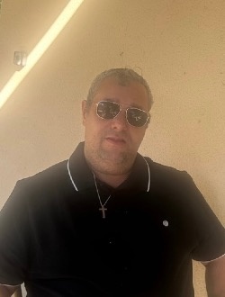Profil de Michael, un homme célibataire de 42 ans à Le Lardin-Saint-Lazare
