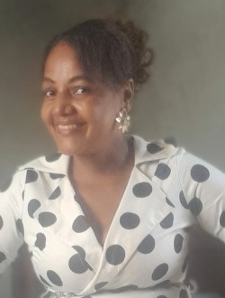 Profil de Clarita, une femme célibataire de 41 ans à Ambila-Lemaitso