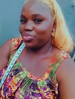 Profil de Marie Elisabeth, une femme célibataire de 28 ans à Douala