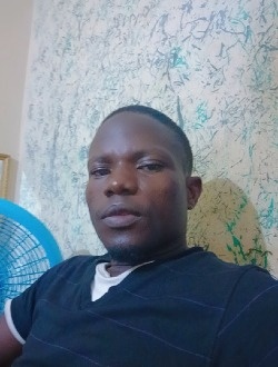Profil de Roger, un homme célibataire de 28 ans à Lomé