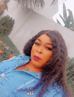 Profil de Mackenzie, une femme célibataire de 42 ans à Petit Abidjan-Youkou