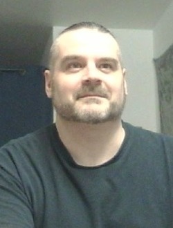 Profil de Françis, un homme célibataire de 46 ans à Terrebonne