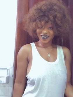 Profil de Lesly, une femme célibataire de 28 ans à Yaoundé