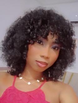 Profil de Stella, une femme célibataire de 22 ans à Abidjan